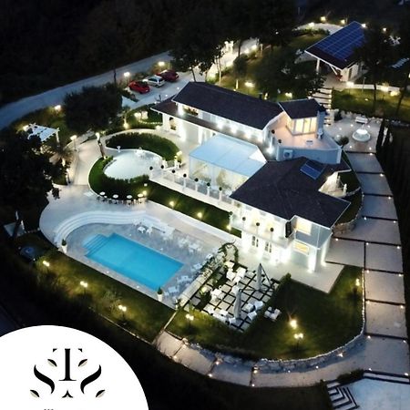 Tenuta Santo Stefano Azienda Agrituristica Santo Stefano del Sole Екстериор снимка