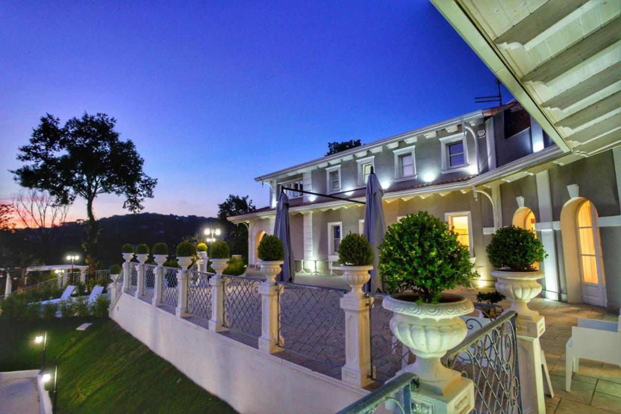 Tenuta Santo Stefano Azienda Agrituristica Santo Stefano del Sole Екстериор снимка