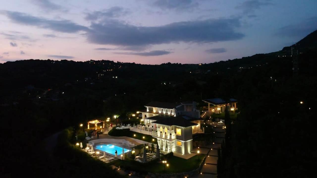 Tenuta Santo Stefano Azienda Agrituristica Santo Stefano del Sole Екстериор снимка