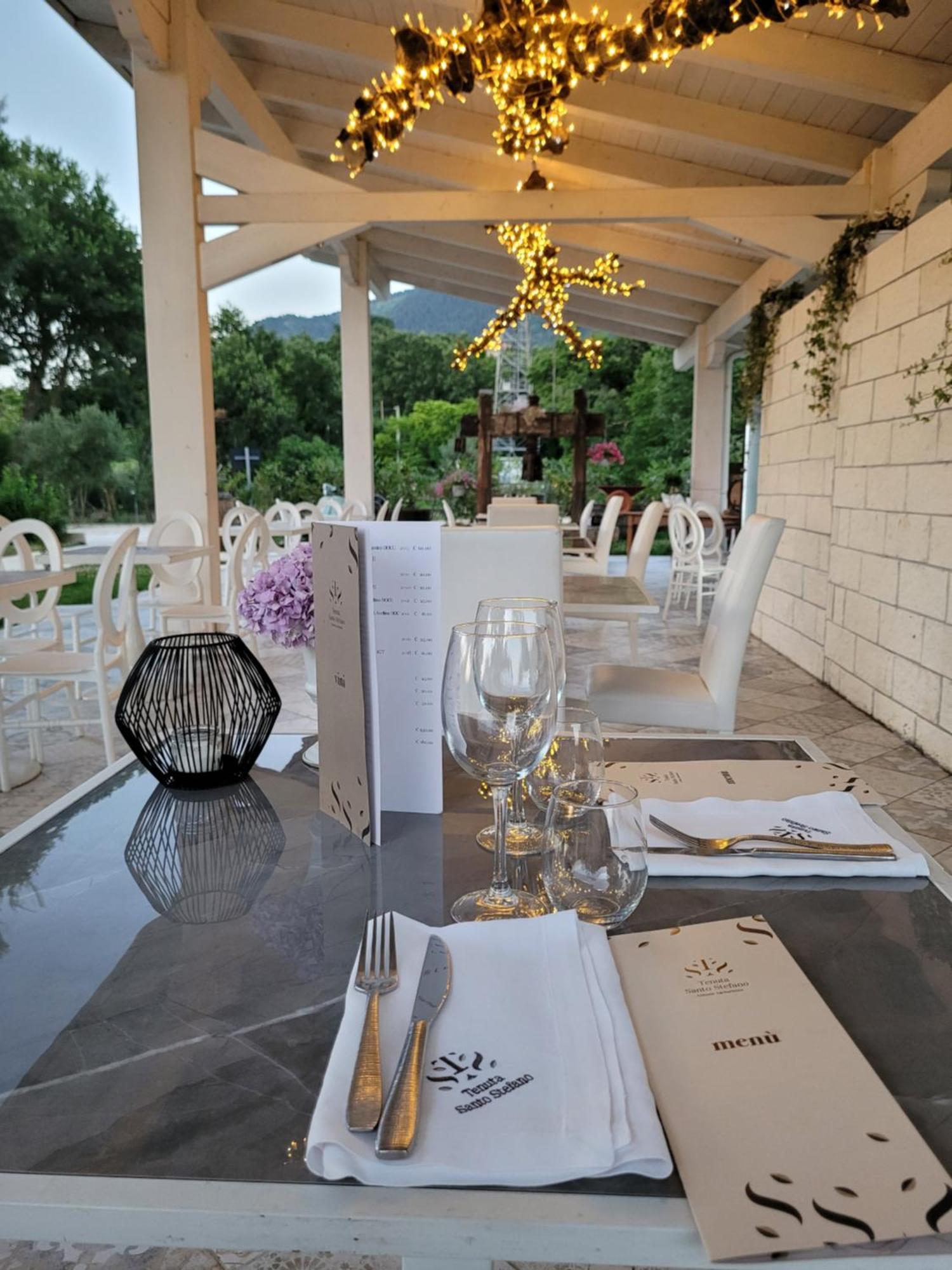 Tenuta Santo Stefano Azienda Agrituristica Santo Stefano del Sole Екстериор снимка