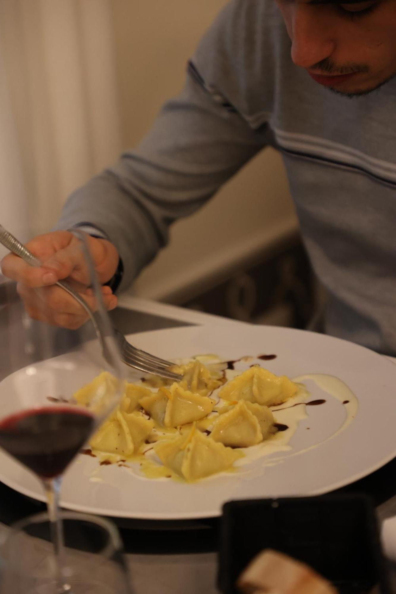 Tenuta Santo Stefano Azienda Agrituristica Santo Stefano del Sole Екстериор снимка