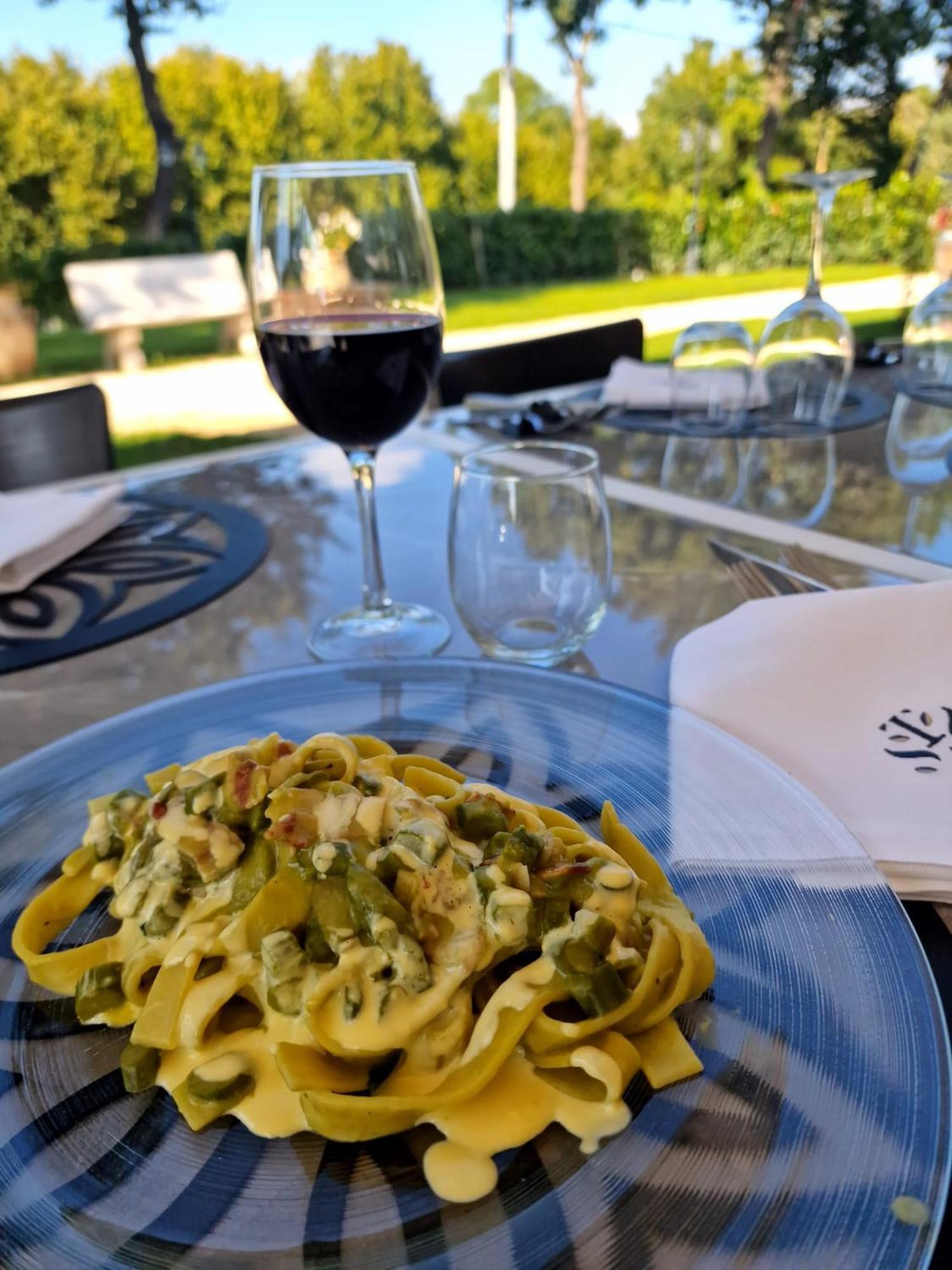 Tenuta Santo Stefano Azienda Agrituristica Santo Stefano del Sole Екстериор снимка